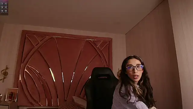 Emilia_Bons's cam snapshot