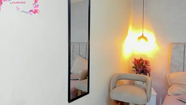 tutu_milf live sex cam