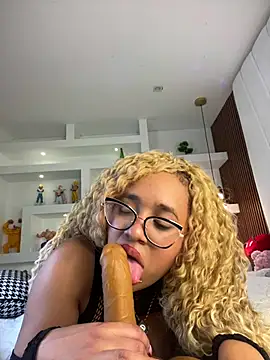 ZoeFantasyx's cam snapshot