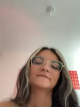 Cat2525 live sex cam