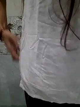 Husain_pari's cam snapshot