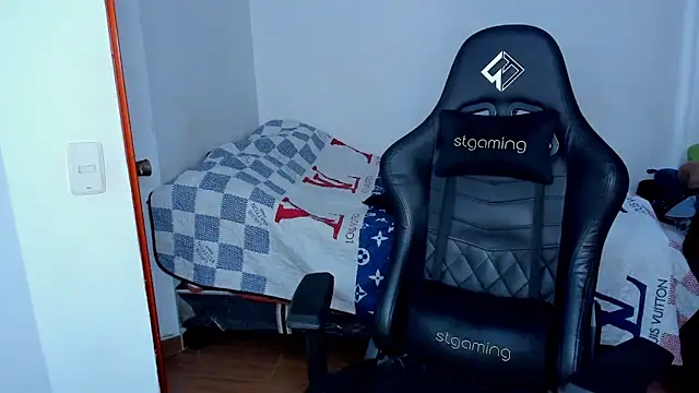 Tommy_Bred live sex cam