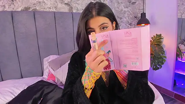 gia__malkova's cam snapshot