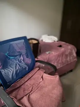 Issane_Peru live sex cam