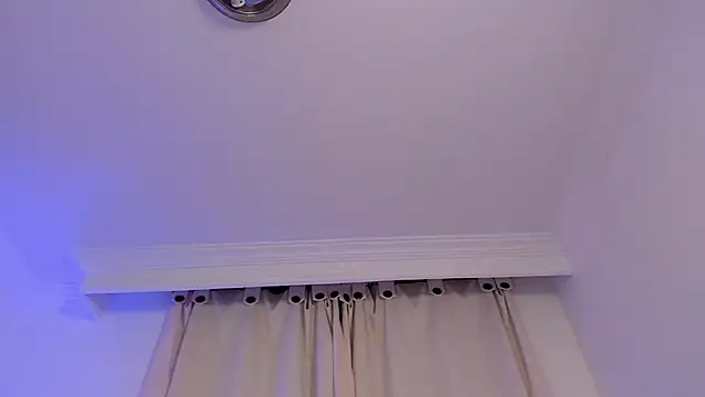 canelleGarces's cam snapshot