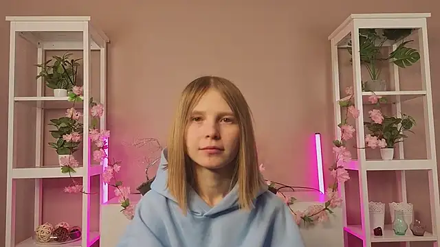 EssieVogel's cam snapshot