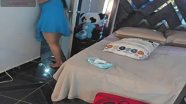 Lhi_Milf's cam snapshot