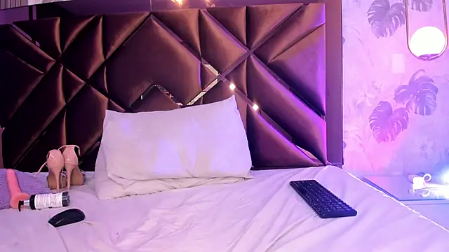 Alanna-Rose's cam snapshot