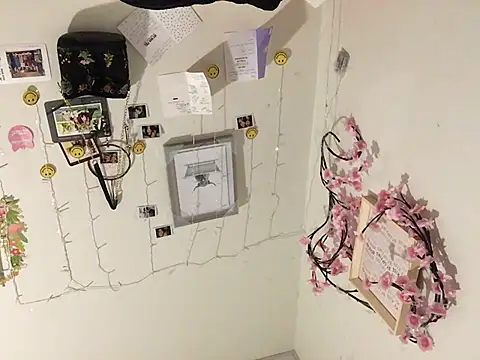 Girlnextdoor242's cam snapshot