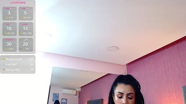 ArianaRosee_'s cam snapshot