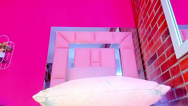 Baby_doll_XOXO live sex cam