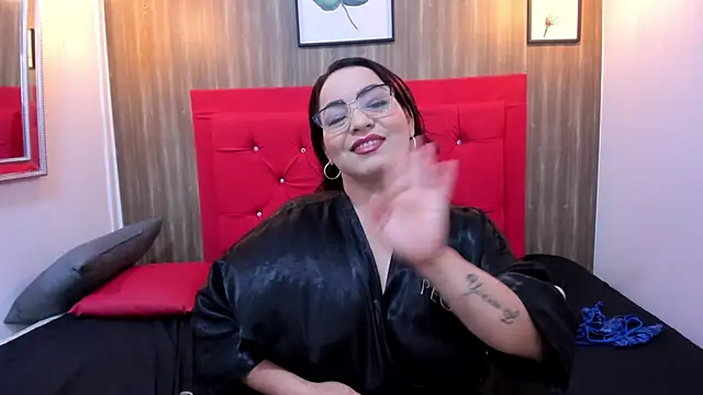 meggancurvy's cam snapshot