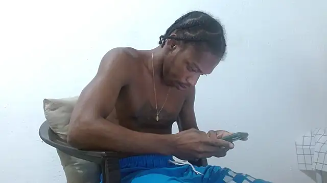 Larry-n-clouds live sex cam