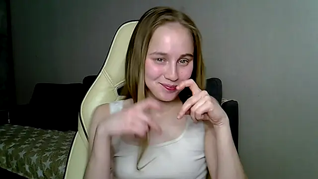 christimontero's cam snapshot