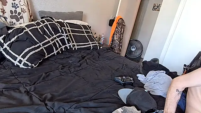 pyrowuff live sex cam