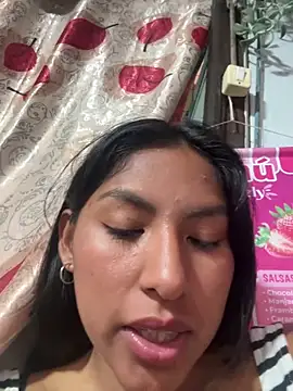 BrunetteBliss69's cam snapshot