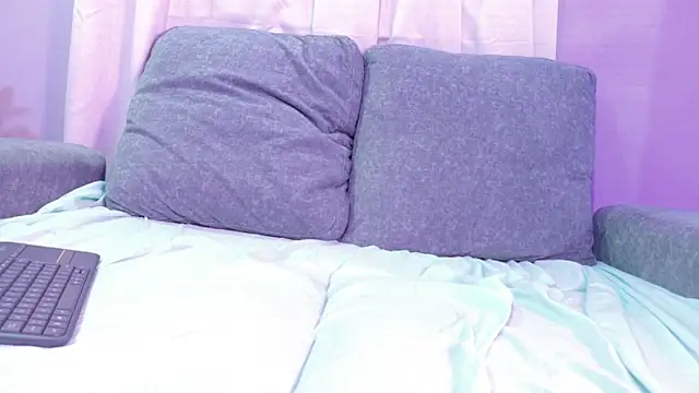 SuzyFox_'s cam snapshot