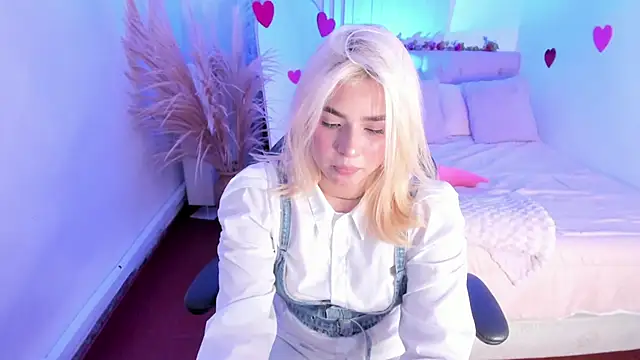 BarbieHannaB_'s cam snapshot