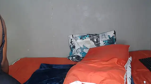 Lunalee's cam snapshot