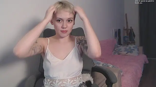 Kisi_misi's cam snapshot