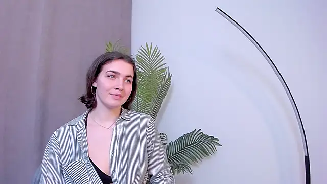 ShalaBethay live sex cam