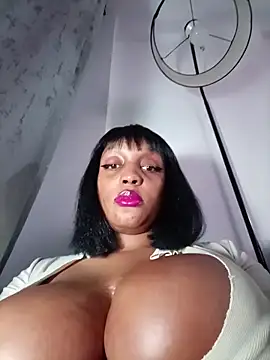 Busty_Bambi's cam snapshot