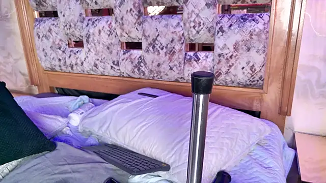 emily_dempsey live sex cam