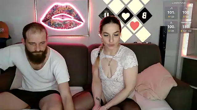 XBellaXundXUweX live sex cam