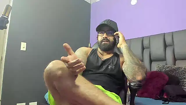 Lyon_vach live sex cam