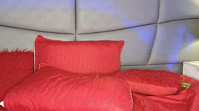 DaphneBlacke's cam snapshot