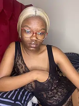 YummyMelanin117's cam snapshot