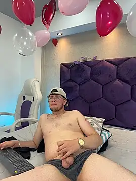 Noah_Wiliams live sex cam