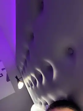 Nola_Luxx-offiziell's cam snapshot