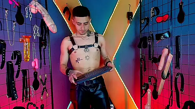 Master_kingsadic's cam snapshot