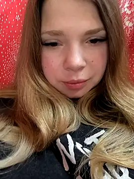 Zuli_Kiska live sex cam