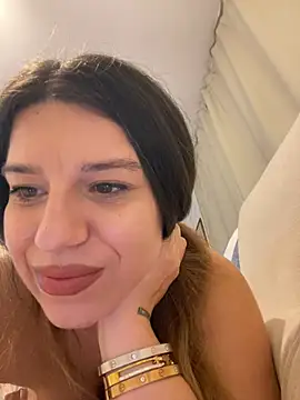 NadiraNoor live sex cam
