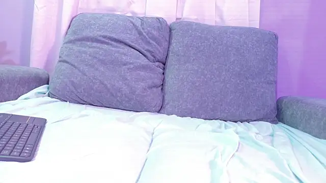 SuzyFox_'s cam snapshot