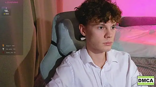 cute_thomas's cam snapshot