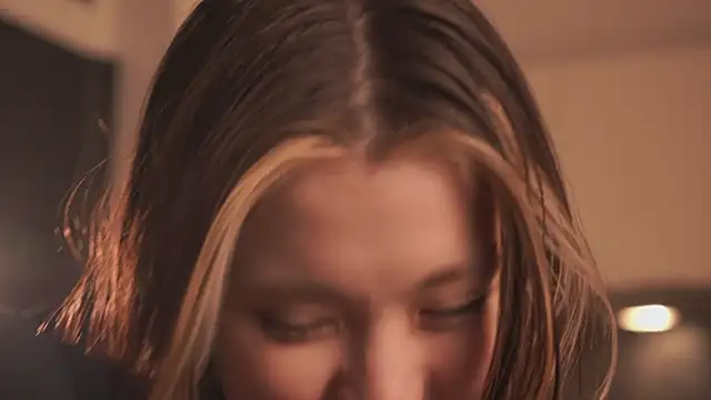 EleniRoeber's cam snapshot