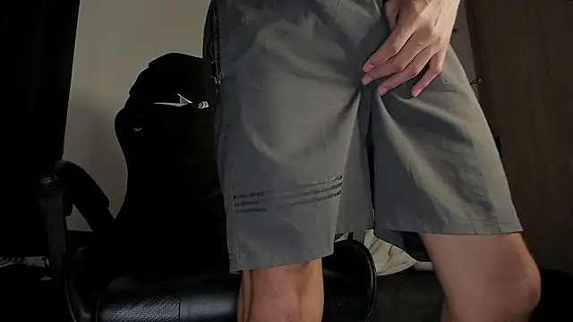 blkdick_men's cam snapshot