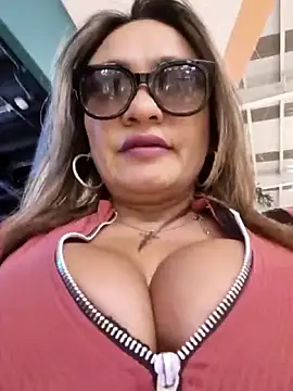 Afroditecash's cam snapshot