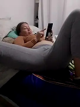 LaraCaliente's cam snapshot