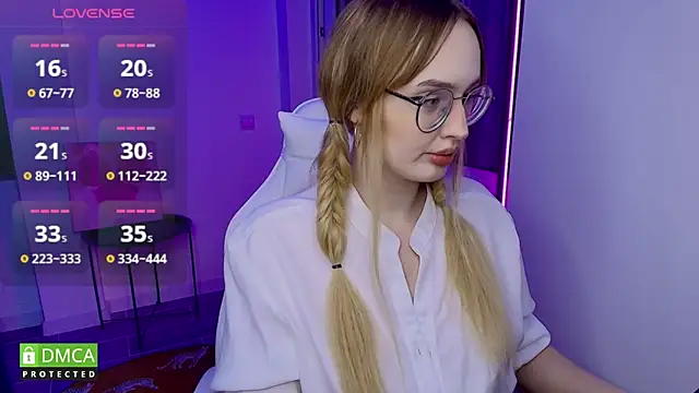 AdeLuna's cam snapshot