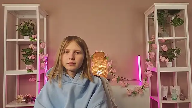 EssieVogel live sex cam