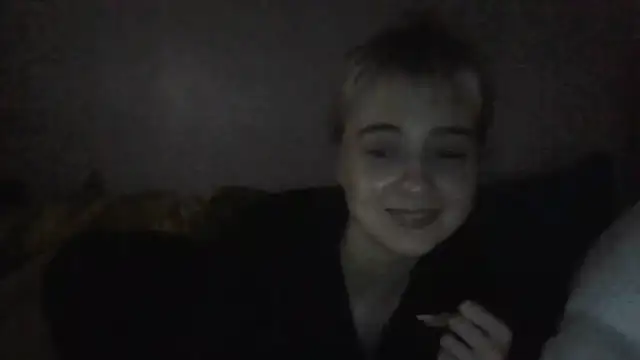 KiwiDreamy1's cam snapshot