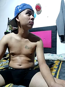 Mia_axelll live sex cam