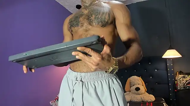 Salomon_koude live sex cam