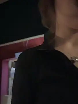 MilliDoll live sex cam