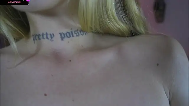 Michell_Wallker's cam snapshot