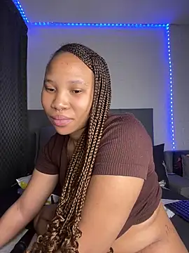 DrippinCaramelCutie live sex cam